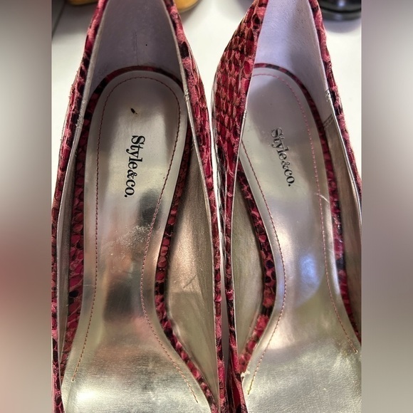 STYLE & CO Celine Heels, Pink Reptile Pattern, 3.25 in Heel Peep Toe - Picture 8 of 8